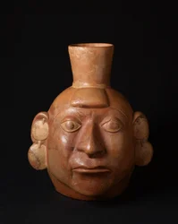 Vasija retrato, periodo Intermedio Temprano, c.200-700 (cerámica)
