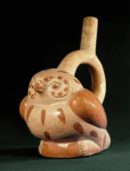 Arte precolombino, cultura mochica: vaso de terracota en forma de búho. 100 a.C.-800 d.C. Lima, Museo Nacional de Antropología y Arqueología, Perú