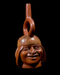 Arte precolombino, civilización mochica: jarrón antropomorfo llamado del Hombre riendo. 200 a.C.-700 d.C. Lima, Museo Nacional de Antropología y Arqueología, Perú