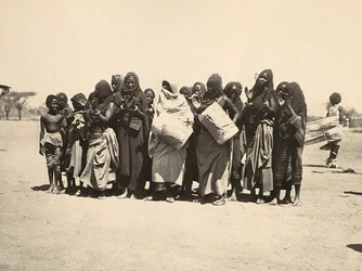 Construyendo un Imperio en la era fascista: grupo colorido de mujeres musulmanas, 09/05/1936