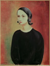 Chica con blusa negra