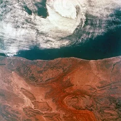 La Tierra desde el espacio - ojo de una tormenta visto desde Gemini 5, 1965