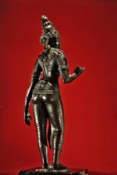 Parvati de pie, Período Chola (880-1279), primer cuarto del siglo X (aleación de cobre)