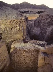 Zanja en el yacimiento arqueológico neolítico de Jericó