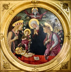 La Virgen María, San Juan y dos ángeles adorando al Niño Jesús