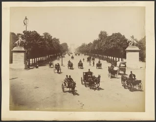 París: Avenida de los Campos Elíseos