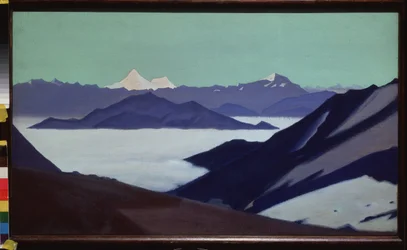 Himalaya (Tíbet). Niebla en las montañas. (El Himalaya. Niebla en las montañas). Obra de Nicholas Roerich (1874-1947), témpera sobre lienzo, anterior a 1936. Arte ruso, siglo XX, simbolismo. Museo Estatal Ruso, San Petersburgo.
