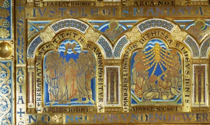 Altar de Verdún. Izquierda: Ascensión de Cristo; ... (placa esmaltada en técnica champsleve sobre cobre dorado)