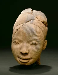 Cabeza de una figura, Owo (terracota)