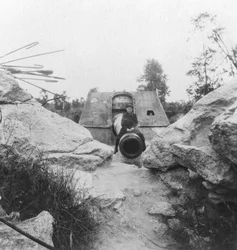 Langer Max, cañón de asedio alemán montado en riel, Moere, cerca de Ostende, Bélgica, Primera Guerra Mundial, c1918