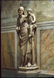 Virgen y Niño. Escultura en mármol