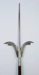 Lanza de Friuli, c.1600 (acero y madera restaurada)