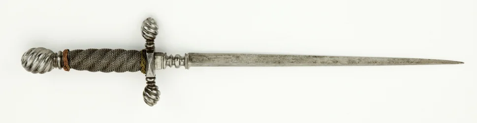 Stiletto de artillero