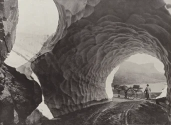 Túnel a través de la nieve, paso de Hauklid