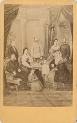 Francisco José I e Isabel de Austria y su familia imperial (ilustración)