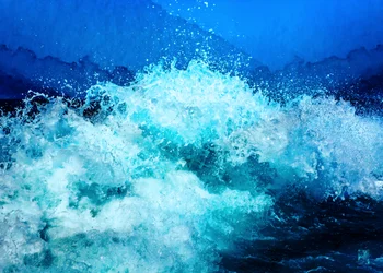 Salpicadura de mar turquesa