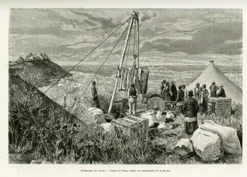 Cargando las cajas de excavaciones arqueológicas, Persia. Grabado de Tofani, para ilustrar la historia A Suse.