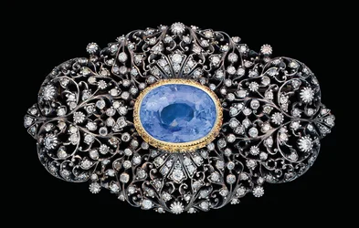 Broche otomano con incrustaciones de diamantes y zafiros