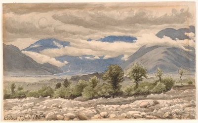 Paisaje montañoso italiano en clima nublado