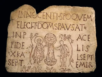 Lápida con inscripción y el bautismo de Cristo, período cristiano temprano, siglo III