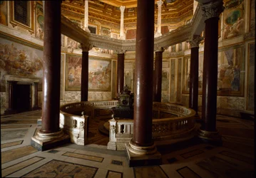 Vista interior del baptisterio paleocristiano de San Juan de Letrán, construido alrededor del 440