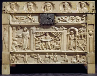Arte paleocristiano: Relicario decorado con escenas del Antiguo y Nuevo Testamento en bajorrelieves. Siglo IV Del monasterio de Santa Giulia, Italia. Brescia, Museo Cristiano