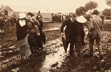 Invitados en las festividades de una cacería de zorros en Capannelle, cerca de Roma, 22/02/1915