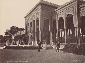 Palais de Gézyret, Pabellón Exterior