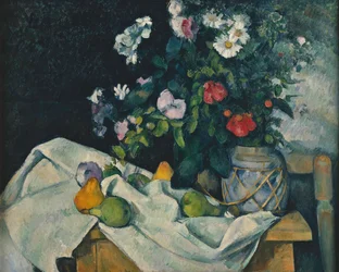 Flores en un jarrón de jengibre y frutas