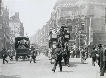 Ludgate Circus, Londres, preparado para el Jubileo de la Reina, 1897