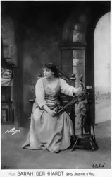 Henriette Rosine Bernard alias Sarah Bernhardt como "Juana de Arco" por Jules Barbier