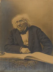 "Encuentro aquí el nombre de Monsieur Pasteur: ahí escribiré mi nombre. Monsieur Pasteur es uno de los mayores genios de nuestra época porque, al contrario... procede de lo desconocido..."