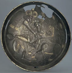 Plato decorado con una escena del Príncipe Varahran cazando, dinastía Sasánida (226-651) (plata con dorado)