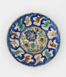 Plato, posiblemente Tabriz, Irán, período Safávida, finales del siglo XVI-principios del siglo XVII
