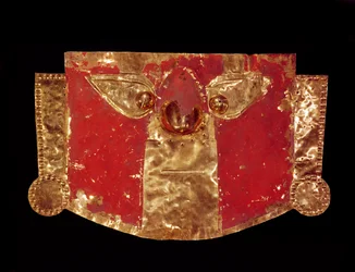 Máscara inca (oro con pintura roja)