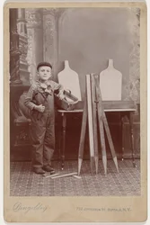 Retrato de un ayudante de carpintero,c. 1900 (foto)