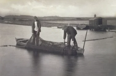 Recogiendo la Red de Anguilas, c.1886