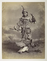 Bailarina birmana, Vistas de Birmania