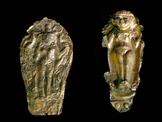 Arte fenicio: dos estatuillas de oro