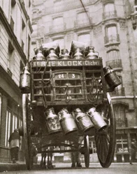 Carreta de leche en Clichy
