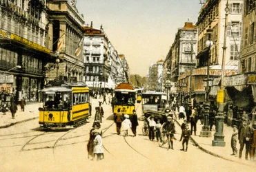 La Cannebiere con tranvías, Marsella, Francia, c. 1900 (foto)