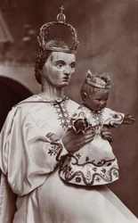 Virgen con el Niño, Pabellón Papal, Exposición Universal de París