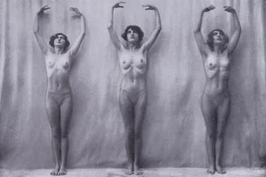 El cuerpo bello, cultura física para mujeres (foto b/n)