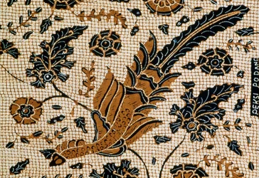 Batik con diseño tradicional llamado peksi podang, Surakarta, Java, Indonesia (detalle)