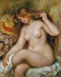 Bañista con cabello rubio suelto