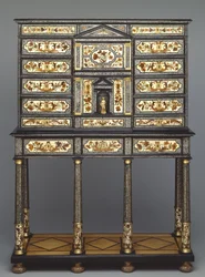 Gabinete sobre soporte