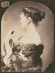 [Retrato de una mujer no identificada]