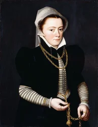 Retrato de una dama de pie, pequeña figura de tres cuartos, con corpiño a rayas y abrigo negro, sosteniendo un pomander en una cadena de oro