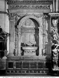 Monumento a Antonio Roselli