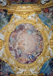 La Sala de Apolo (detalle de la decoración del techo que representa a Cosimo I de Medici siendo presentado a Apolo)